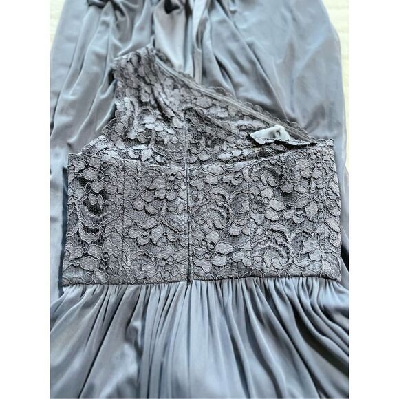 David's Bridal Cold Shoulder Brisesmaid Formal Dress Size 0 - Picture 5 of 5